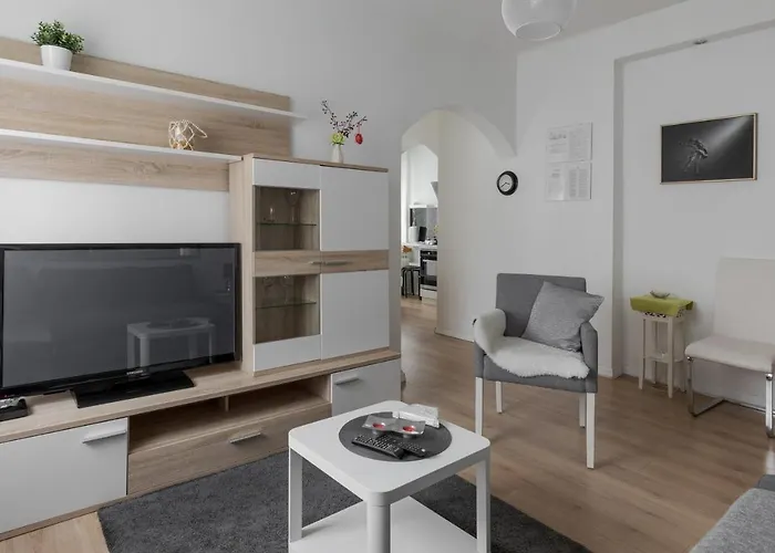 Lisinski Apartment With Private Parking